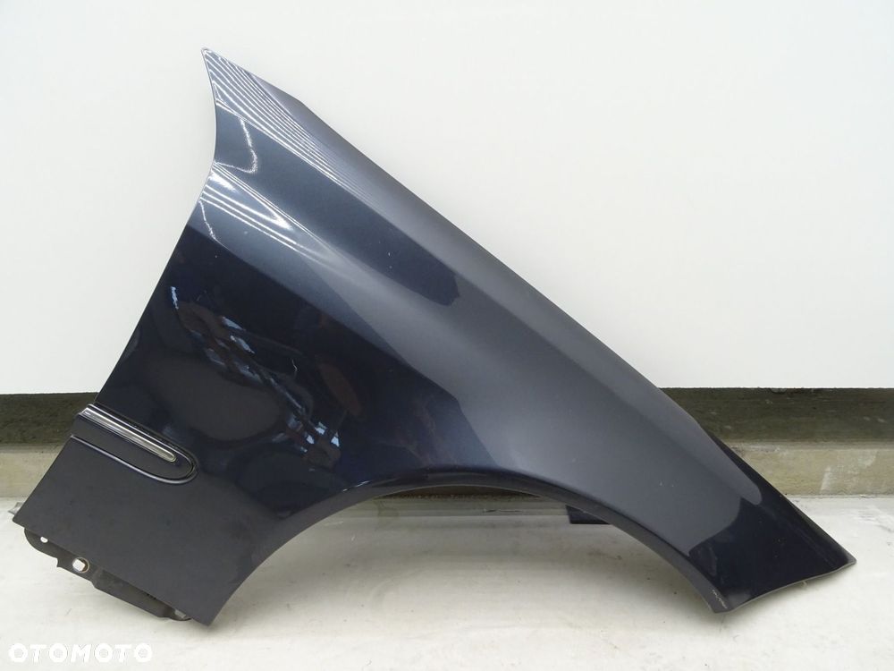 Błotnik przód prawy prawa przedni 755 mercedes clc 200 1.8 k