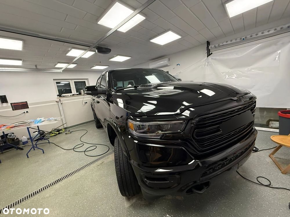 Dodge RAM 1500 5.7 4x4 - 18