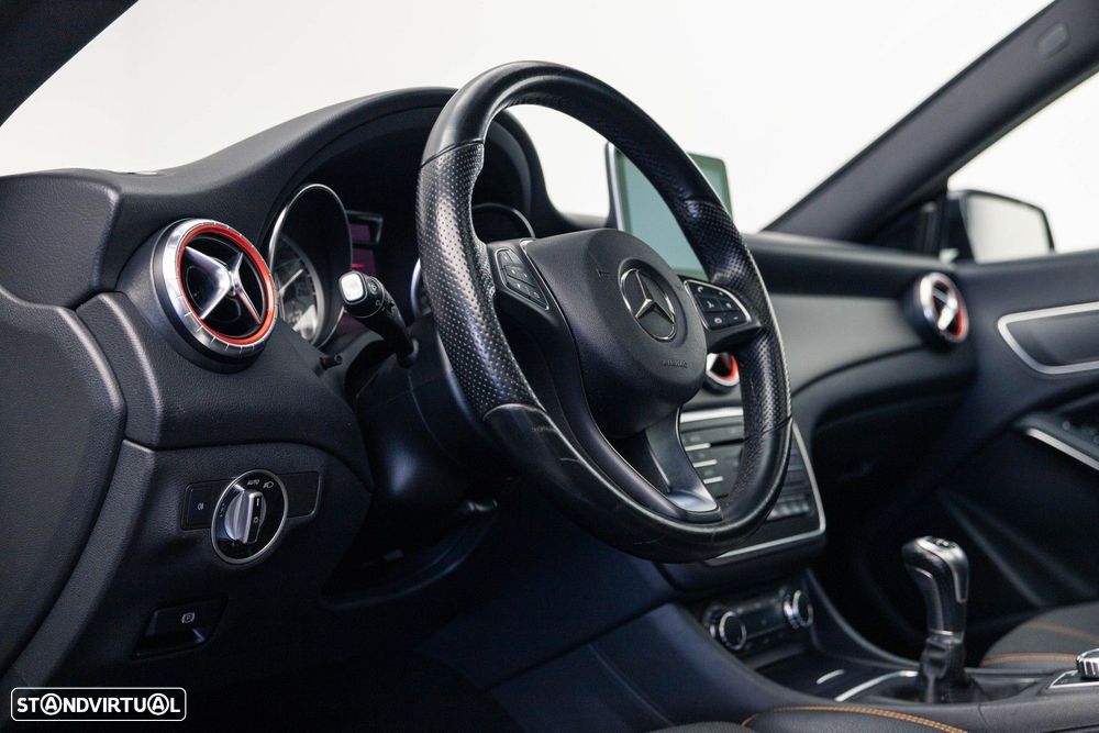 Mercedes-Benz CLA 200 (CDI) d Orange Art Edition - 23