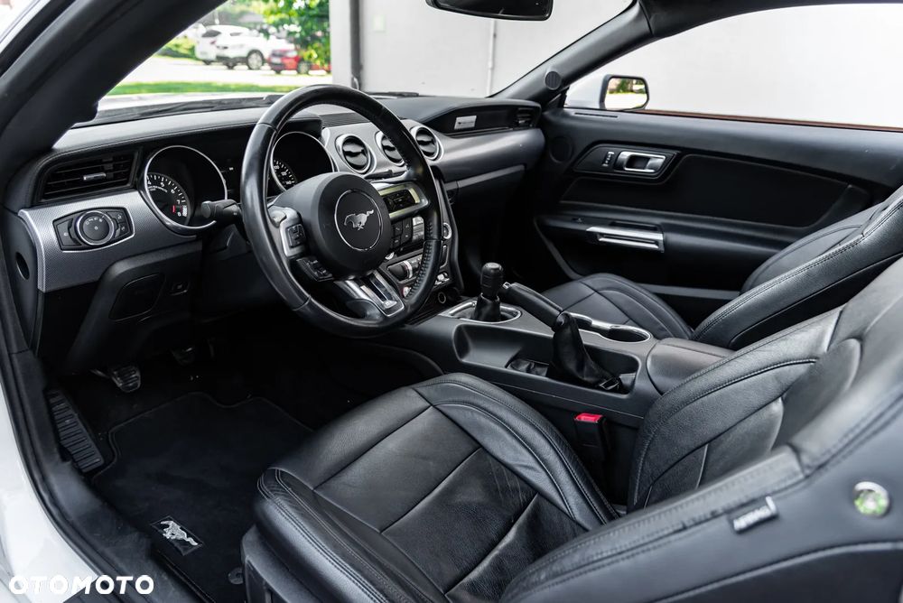 Ford Mustang - 17