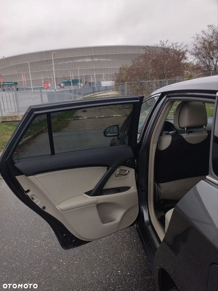 Toyota Avensis 2.0 D-4D Premium - 37