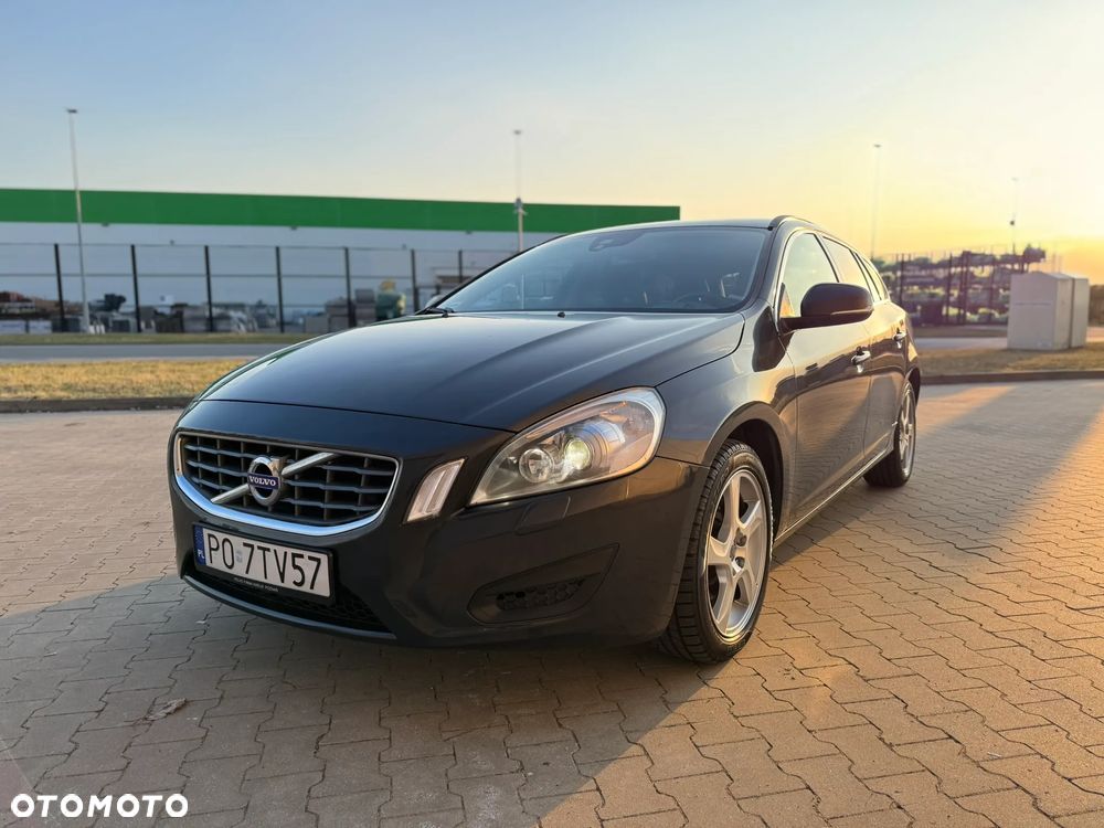 Volvo V60 D3 Geartronic Momentum - 34
