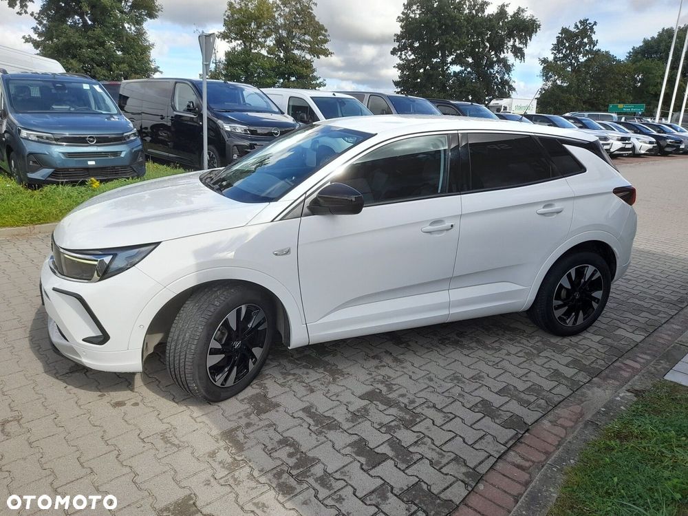 Opel Grandland 1.2 T Business Elegance S&S - 9