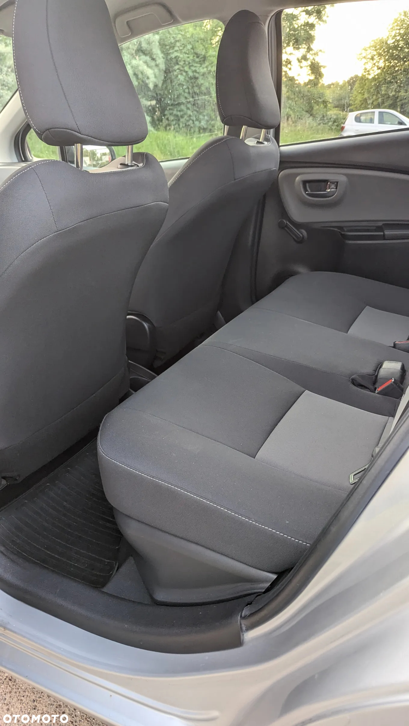 Toyota Yaris Hybrid 100 Dynamic - 18
