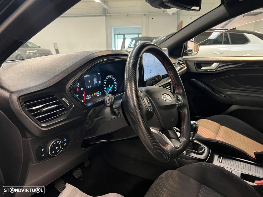 Ford Focus 1.0 EcoBoost MHEV ST-Line - 18