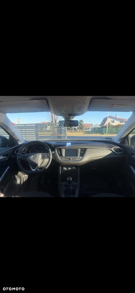 Opel Grandland X 1.2 T GPF Design&Tech S&S - 10