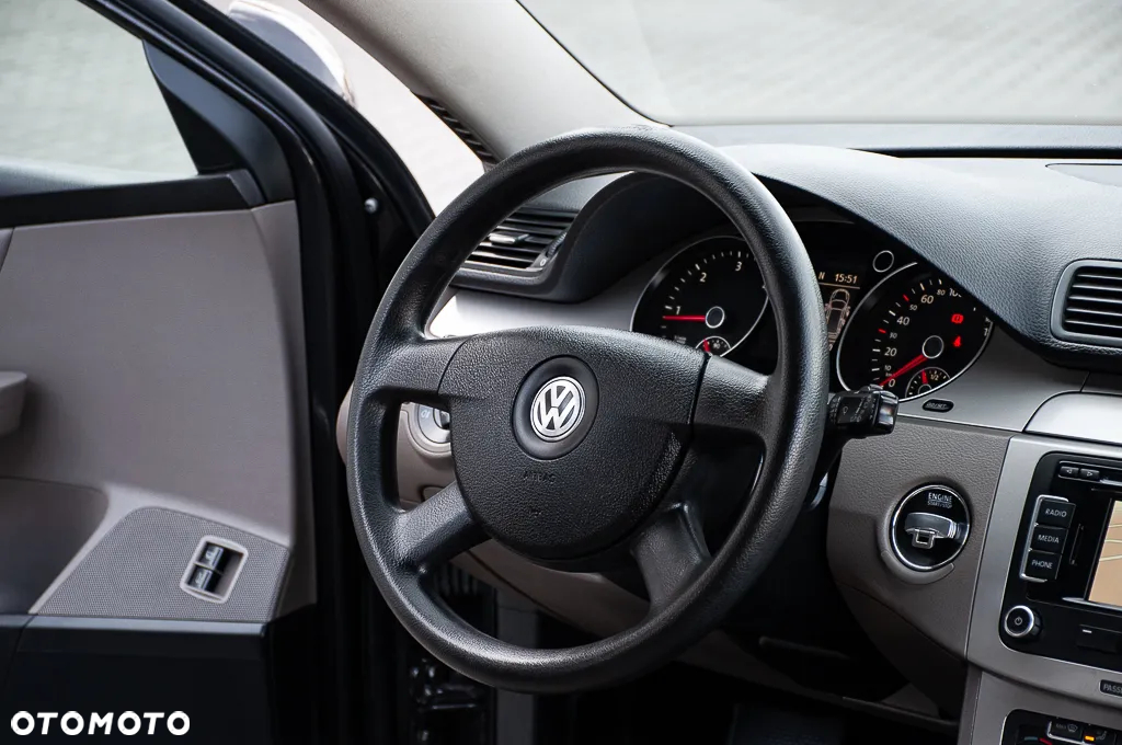 Volkswagen Passat 2.0 TDI Highline - 19