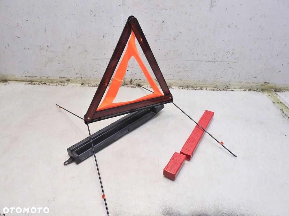 TRÓJKĄT OSTRZEGAWCZY WKŁAD MERCEDES W212 KOMBI A1718900097 - 6