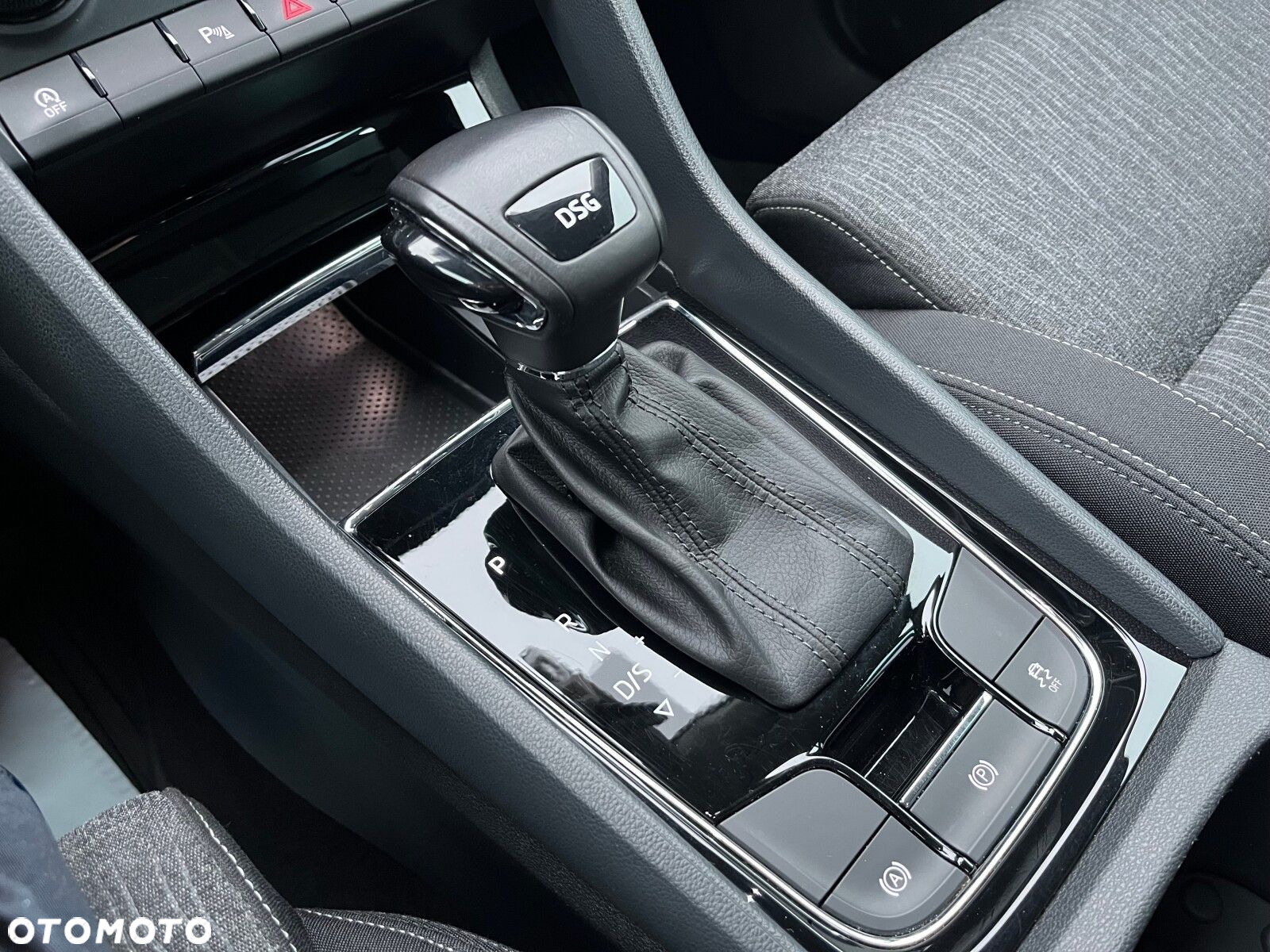 Skoda Karoq 1.5 TSI ACT 4x2 Style DSG - 36