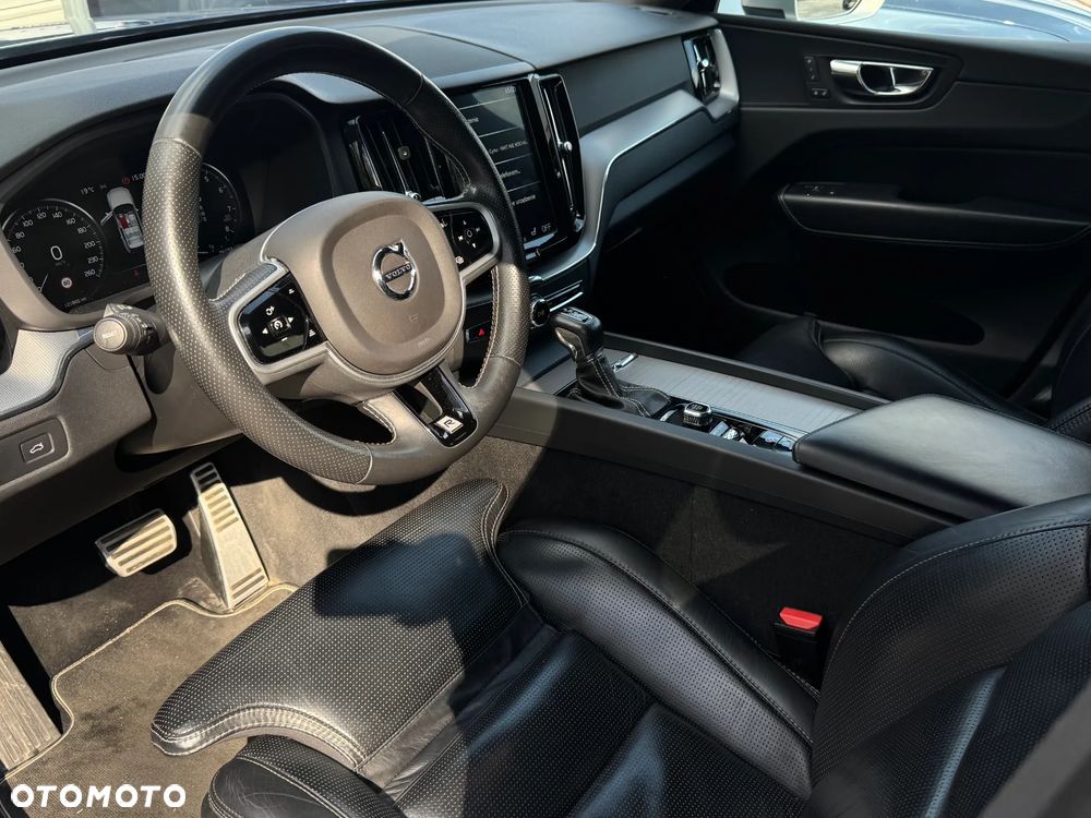 Volvo XC 60 T5 GPF AWD R-Design - 11