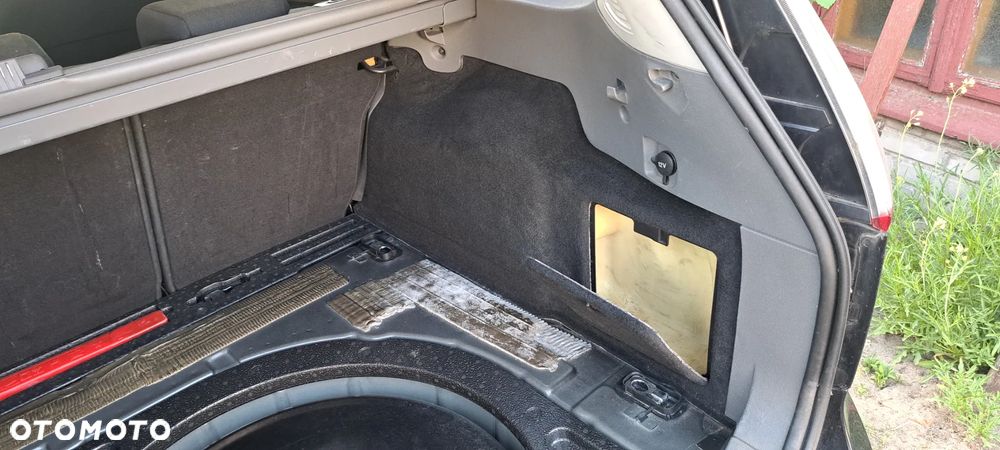 Ford Focus 1.8 Titanium - 14