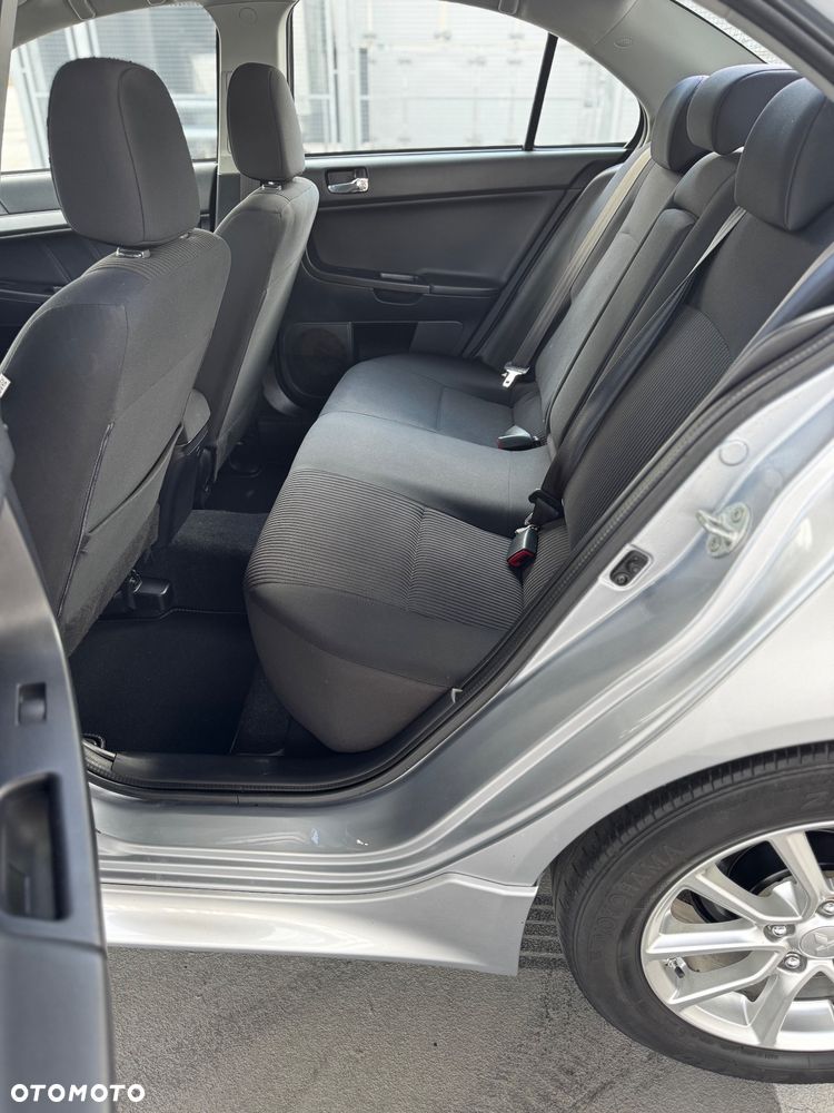 Mitsubishi Lancer 1.6 ClearTec Invite - 30