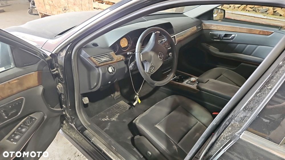 Mercedes-Benz Klasa E 350 4-Matic - 23