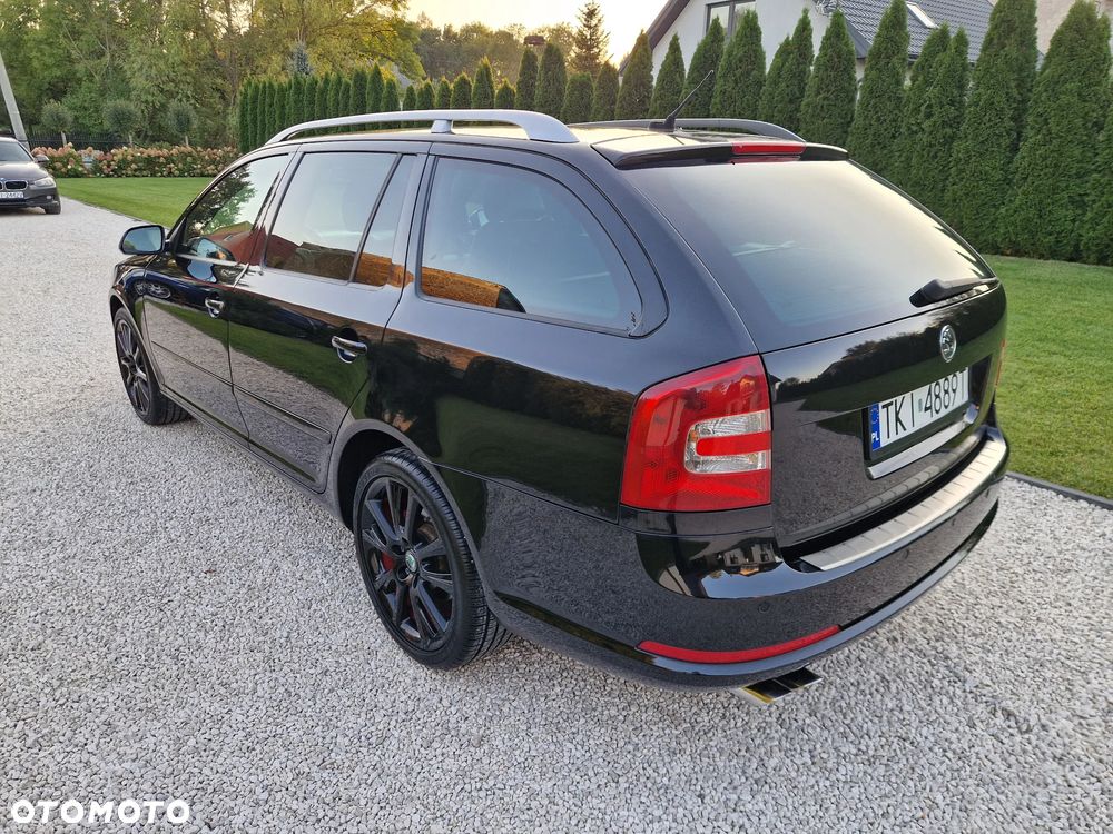Skoda Octavia 2.0 TDI DPF DSG RS - 23