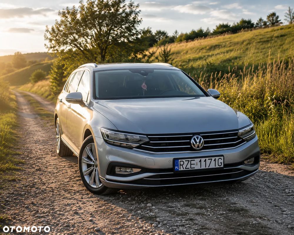 Volkswagen Passat 2.0 TDI SCR DSG Elegance - 1