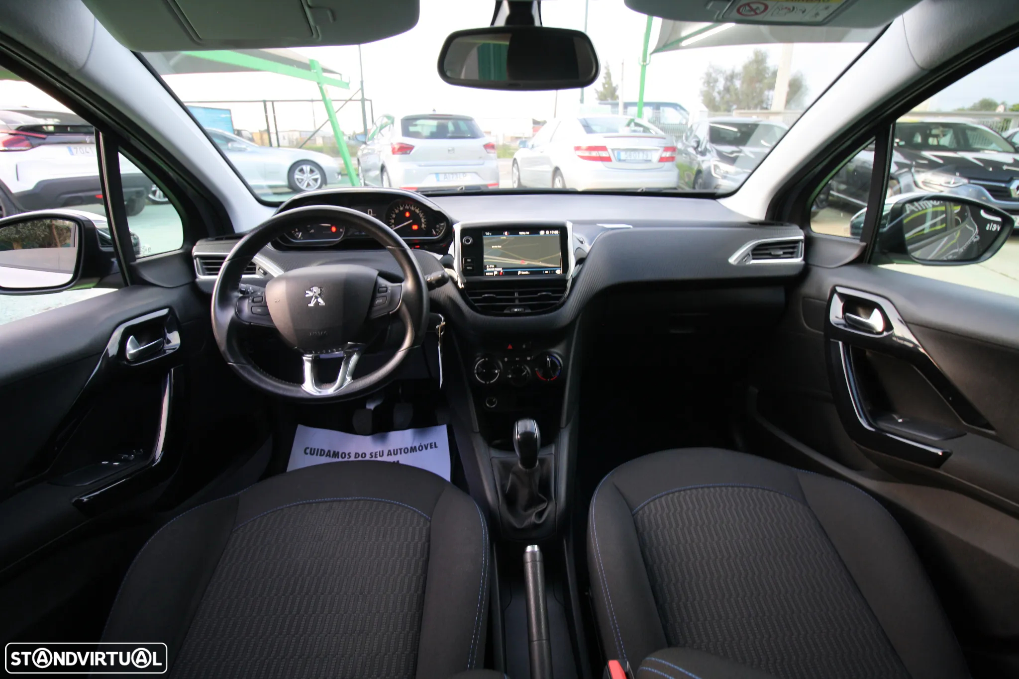 Peugeot 208 1.5 BlueHDi Signature - 21
