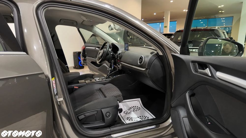 Audi A3 Sportback 1.6 TDI S tronic Ambiente - 36