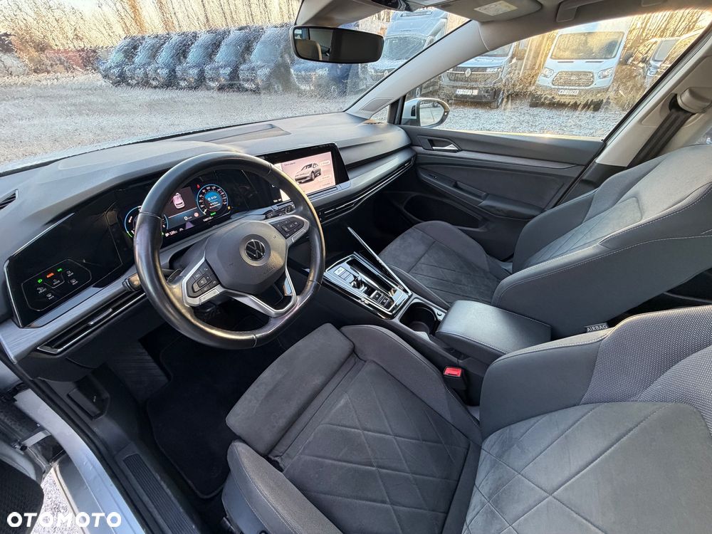 Volkswagen Golf - 18