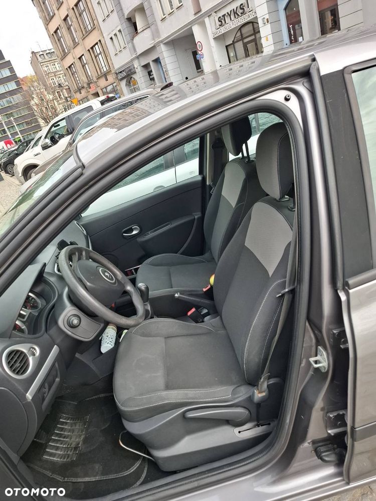 Renault Clio 1.5 dCi Authentique - 12