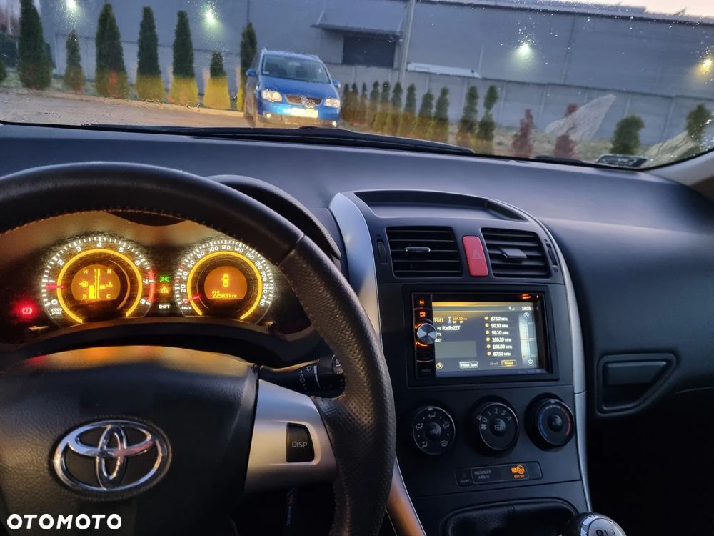 Toyota Auris 1.6 2010 - 16