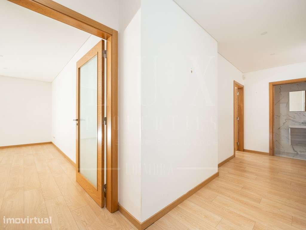 Apartamento T2 | Rua Albert Einstein, Coimbra - Grande imagem: 2/20