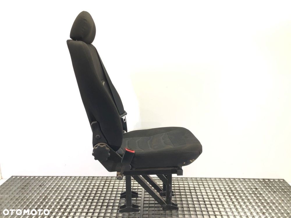 KANAPA FOTEL TYŁ POJEDYŃCZY  MAN TGE Autobus 2017 - 2022 2.0 TDI 130 kW [177 KM] olej napędowy - 6