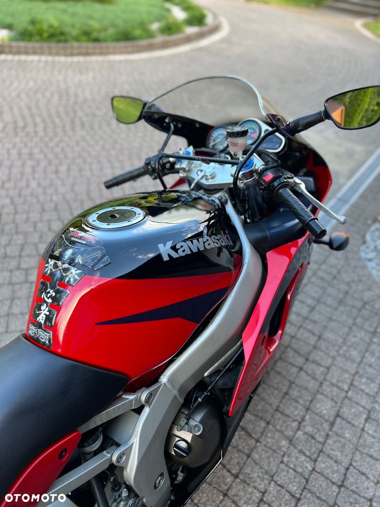 Kawasaki ZX - 28