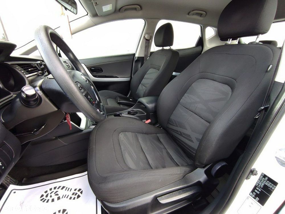 Kia Ceed - 9
