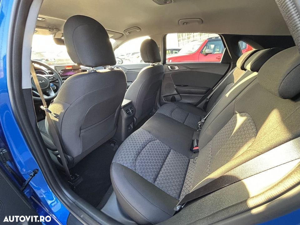 Kia Ceed - 8
