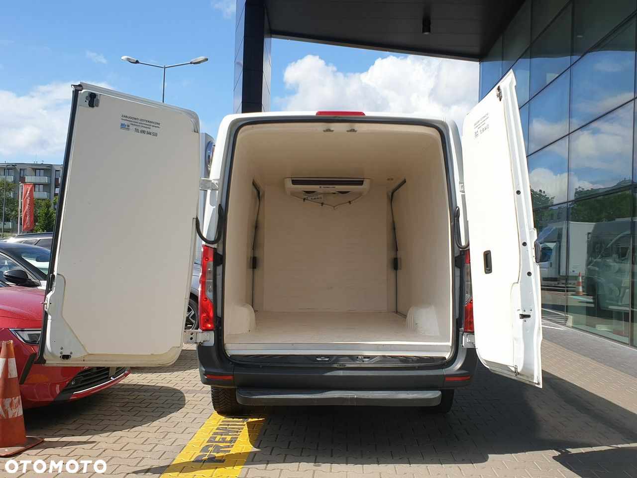 Mercedes-Benz Sprinter - 9