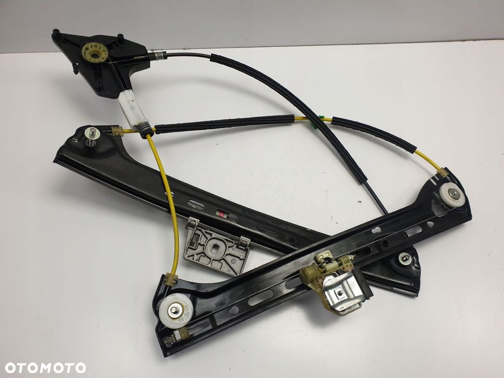 Mercedes A205 W205 PODNOŚNIK PRZEDNIEJ SZYBY prawy - 4