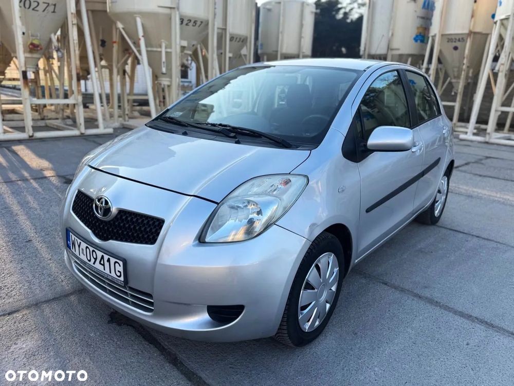 Toyota Yaris - 1