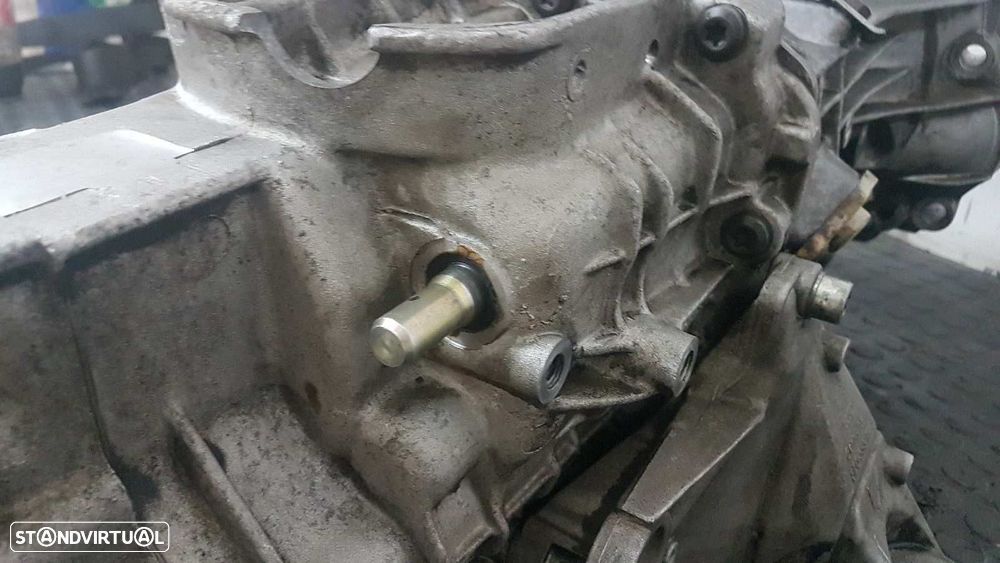 CAIXA DE VELOCIDADES VOLKSWAGEN PASSAT BERLINA (3B2) COMFORTLINE - 4