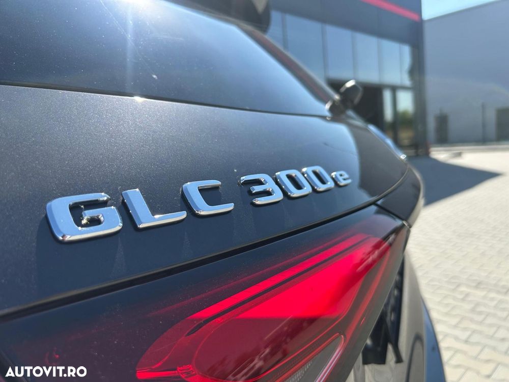 Mercedes-Benz GLC 300 e 4Matic 9G-TRONIC Exclusive - 32