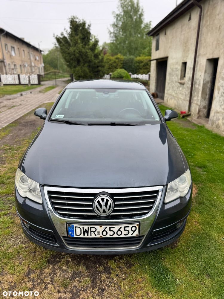 Volkswagen Passat 1.9 TDI Sportline - 2