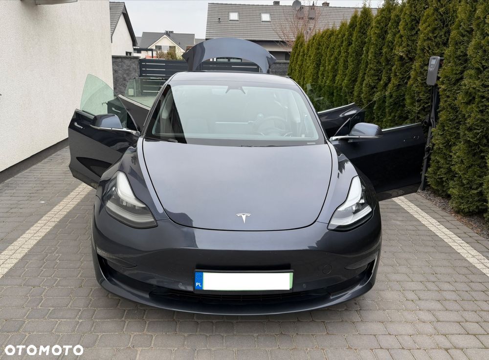Tesla Model 3 Langstreckenbatterie Allradantrieb Dual Motor - 16
