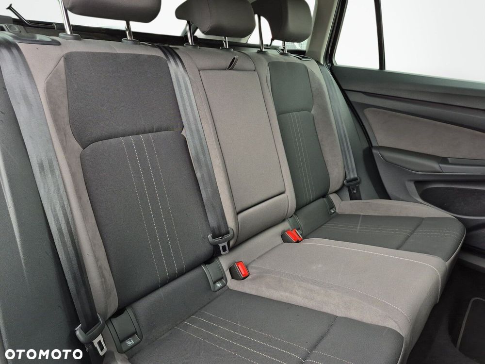 Volkswagen Golf Variant - 13
