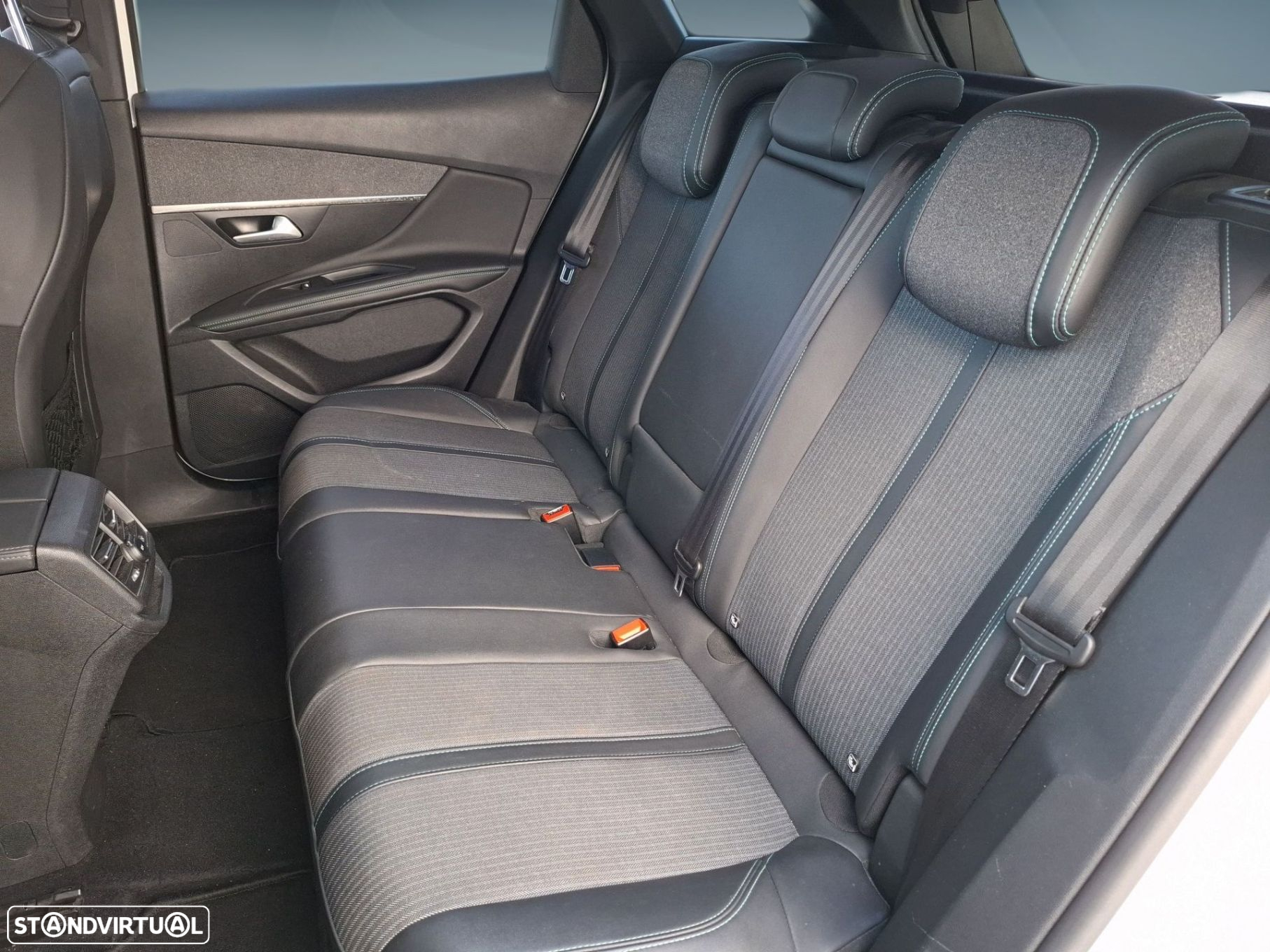 Peugeot 3008 1.5 BlueHDi Allure Pack - 12
