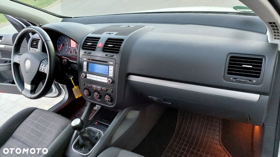 Volkswagen Golf 1.6 Tour Edition - 23