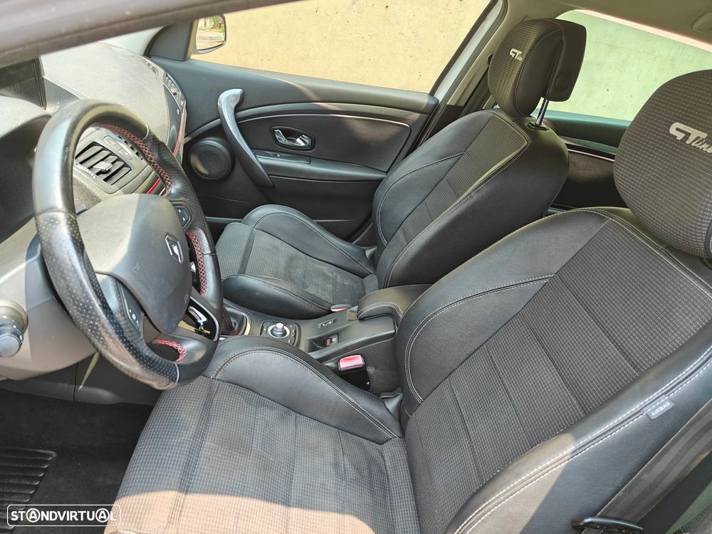 Renault Mégane Sport Tourer ST Line - 8
