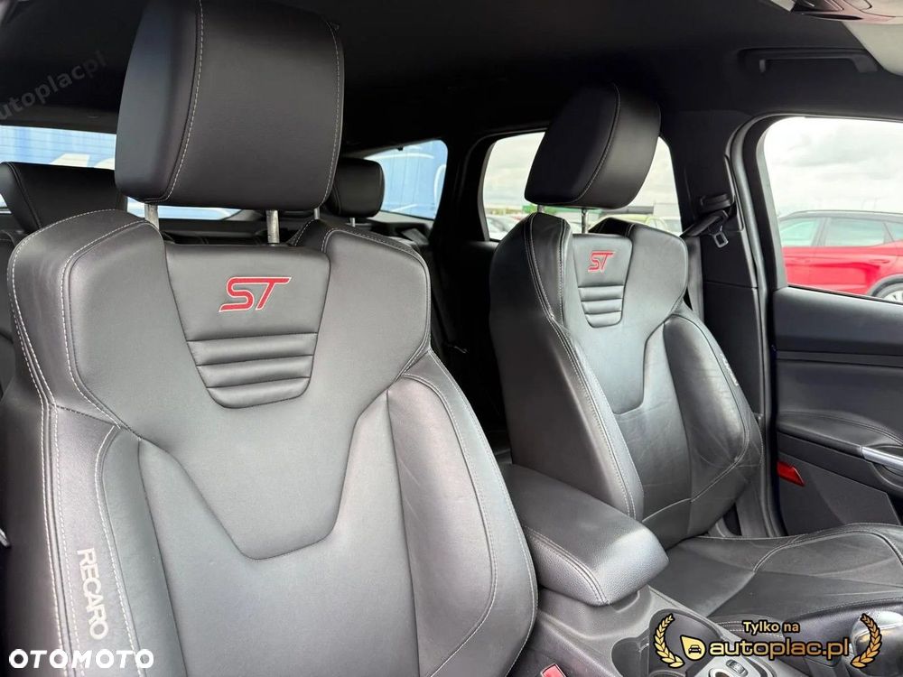 Ford Focus ST - 18