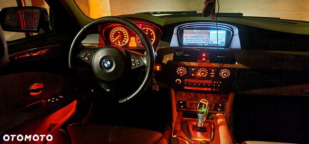 BMW Seria 5 530d - 24