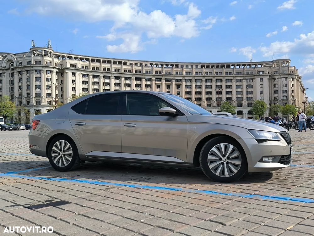 Skoda Superb 2.0 TDI DSG Laurin & Klement - 3