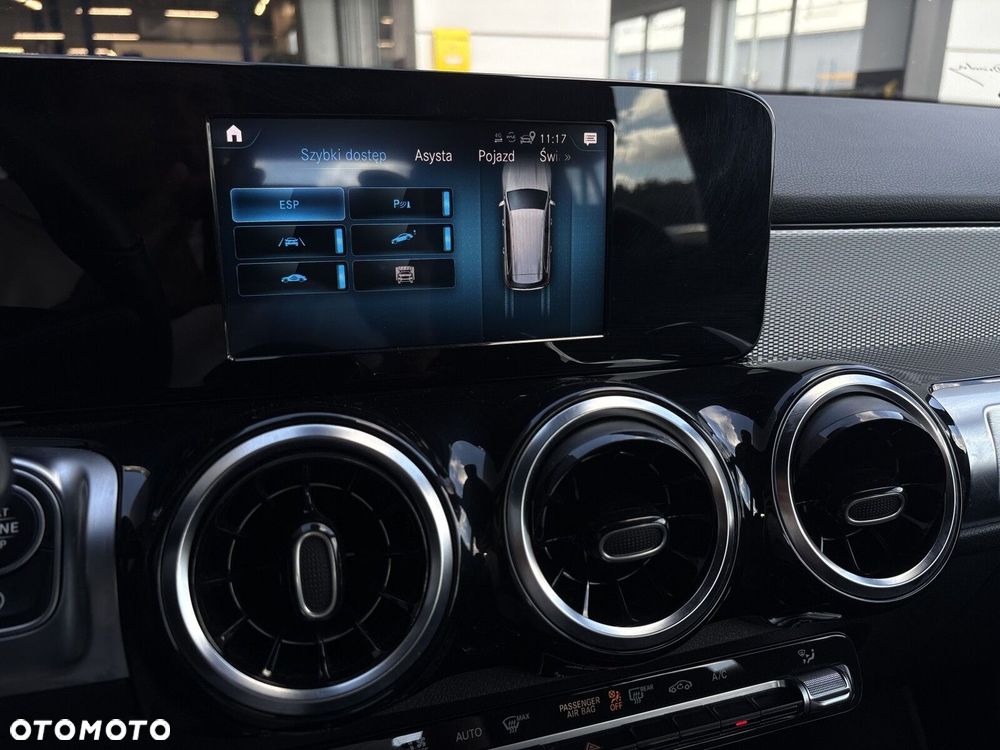 Mercedes-Benz GLB 200 7G-DCT - 22
