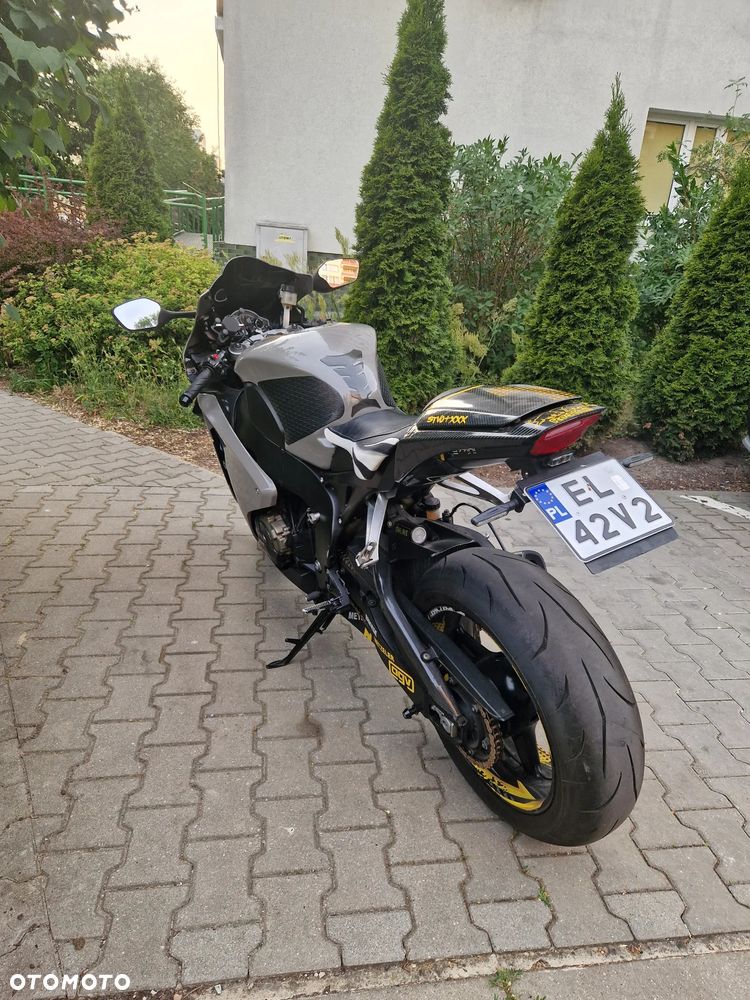 Honda CBR - 8