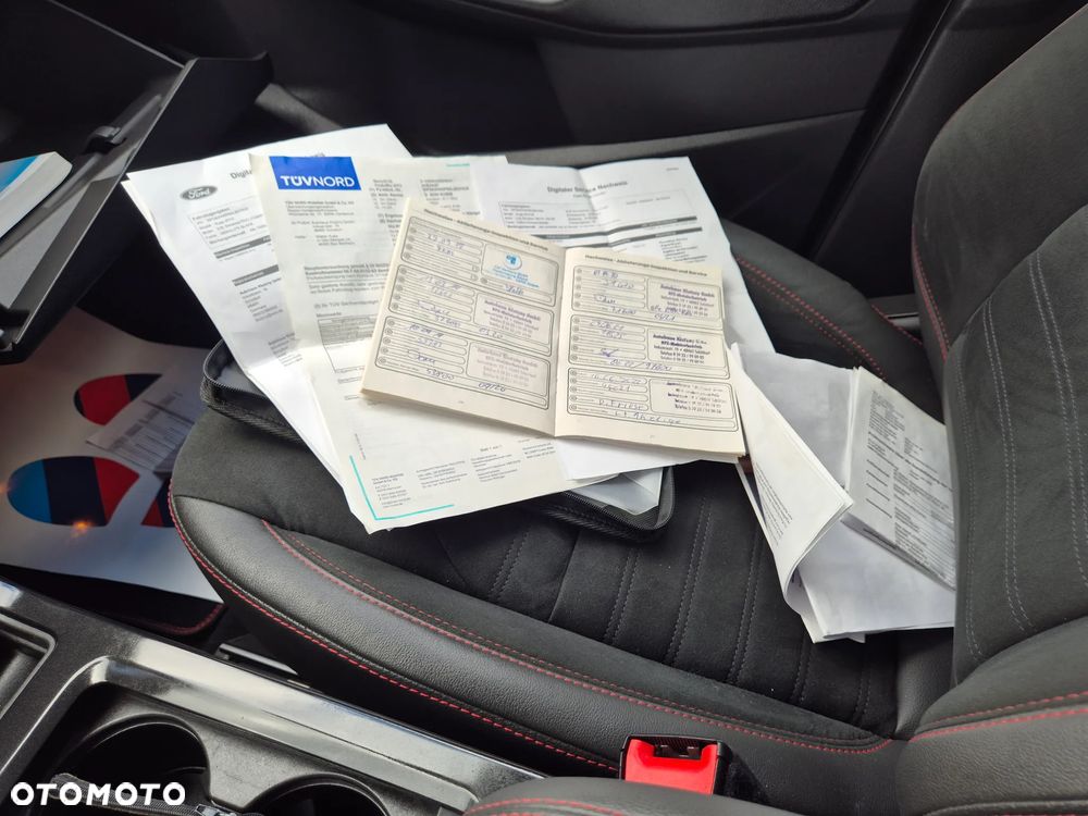 Ford Kuga 2.0 TDCi 4x4 ST-Line - 40