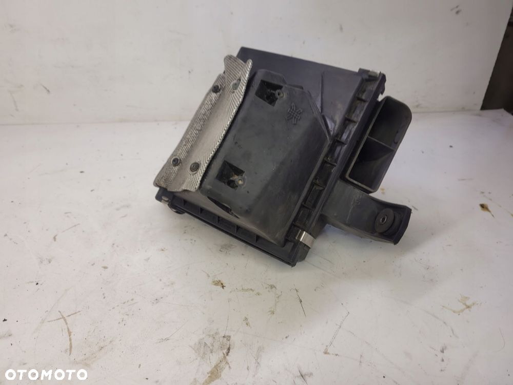 OBUDOWA FILTRA POWIETRZA A4 B5 PASSAT 8D0129607M - 4