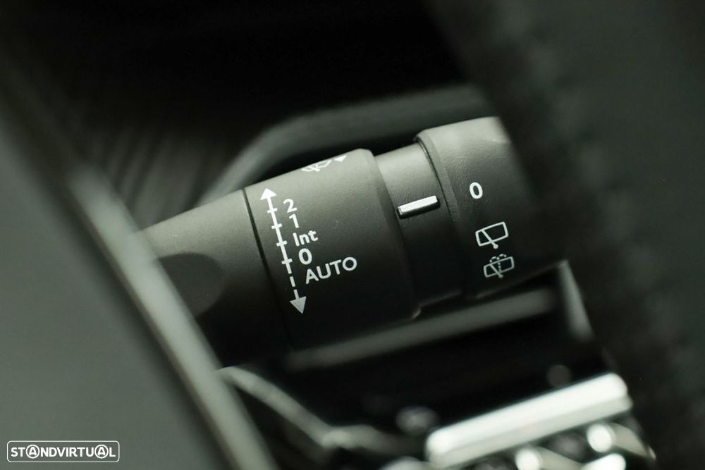 Peugeot 2008 1.2 PureTech Allure - 18