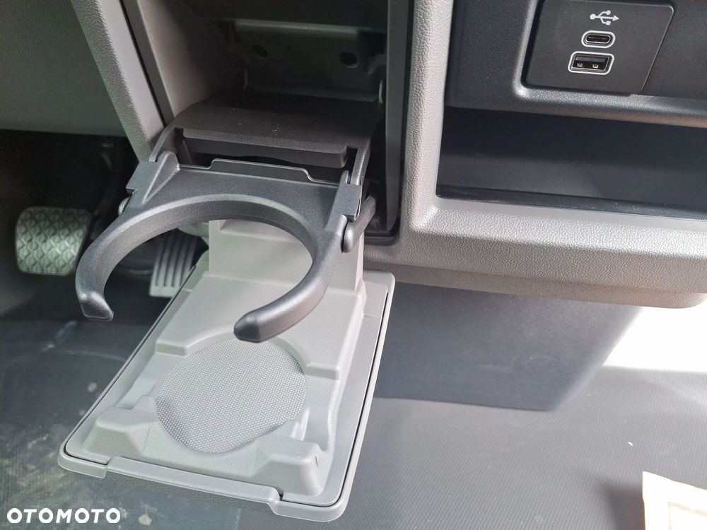 Volkswagen Transporter - 32