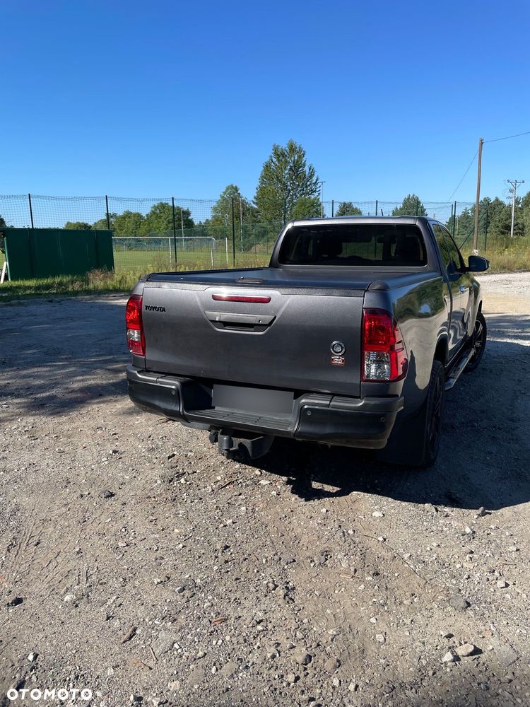 Toyota Hilux - 5